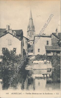 Carte postale ancienne Vieilles Maisons sur la Jordanne — Aurillac (Cantal)