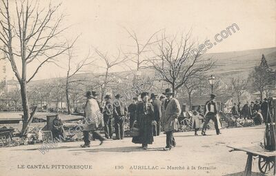 Carte postale ancienne Marché à la ferraille — Aurillac (Cantal)