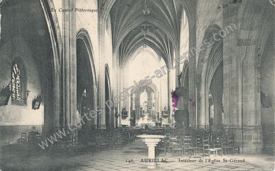 Carte postale ancienne Intérieur de l'Eglise St-Géraud — Aurillac (Cantal)