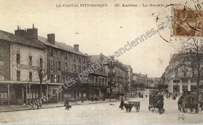 Carte postale ancienne Les Hôtels de la gare — Aurillac (Cantal)