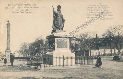 Carte postale ancienne Statue de Gerbert (Sylvestre II) Premier Pape Français — Aurillac (Cantal)