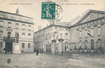 Carte postale ancienne La Préfecture — Aurillac (Cantal)