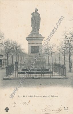 Carte postale ancienne Statue du général Delzons — Aurillac (Cantal)