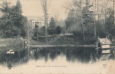Carte postale ancienne Le Jardin Public — Aurillac (Cantal)