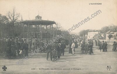 Carte postale ancienne Le Kiosque pendant le Concert — Aurillac (Cantal)