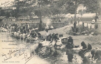 Carte postale ancienne Les Laveuses — Aurillac (Cantal)