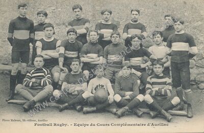 Carte postale ancienne Football Rugby. - Equipe du Cours Complémentaire — Aurillac (Cantal)