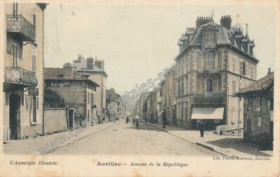 Carte postale ancienne Avenue de la République — Aurillac (Cantal)