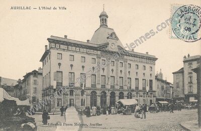 Carte postale ancienne L'Hôtel de Ville — Aurillac (Cantal)