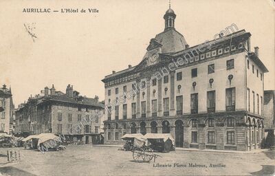 Carte postale ancienne L'Hôtel de Ville — Aurillac (Cantal)