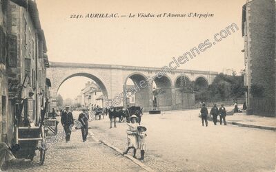 Carte postale ancienne Le Viaduc et l'Avenue d'Arpajon — Aurillac (Cantal)