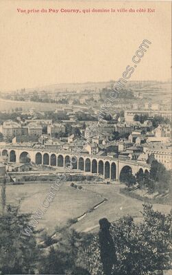 Carte postale ancienne Vue prise du Puy Courny, qui domine la ville du côté Est — Aurillac (Cantal)