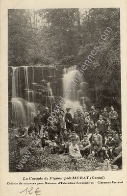 Carte postale ancienne Cascade de Pignou — Albepierre-Bredons (Cantal)