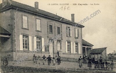 Carte postale ancienne Les Ecoles — Cayrols (Cantal)