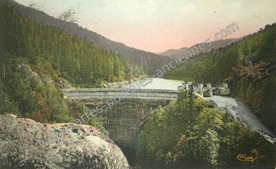 Carte postale ancienne Champs sur Tarentaine — Champs-sur-Tarentaine-Marchal (Cantal)