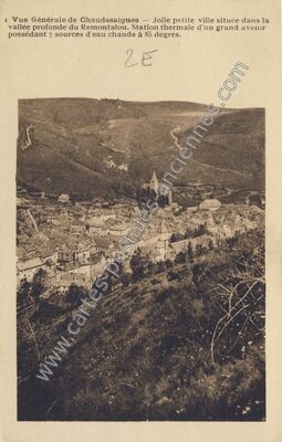 Carte postale ancienne Jolie petite ville située dans la vallée profonde du Remontalou — Chaudes-Aigues (Cantal)