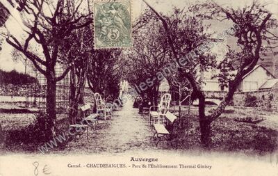Carte postale ancienne Parc de l'Établissement Thermal Ginisty — Chaudes-Aigues (Cantal)