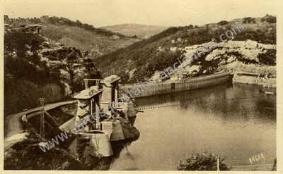 Carte postale ancienne Barrage de Sarrans — Espinasse (Cantal)