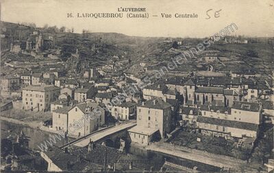 Carte postale ancienne Vue Centrale — Laroquebrou (Cantal)