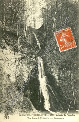 Carte postale ancienne Cascade du Passadou — Laroquevieille (Cantal)