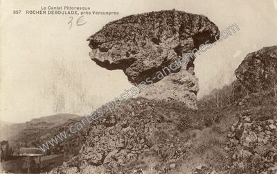 Carte postale ancienne Vercueyres — Laroquevieille (Cantal)
