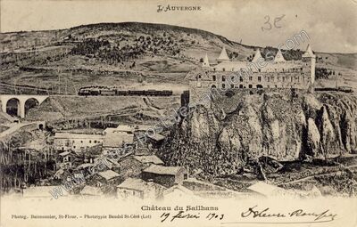 Carte postale ancienne Chateau du Saillant — Marcenat (Cantal)