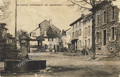 Carte postale ancienne La Place — Marmanhac (Cantal)