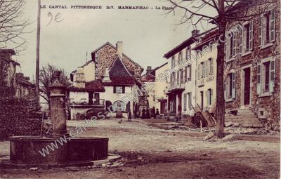 Carte postale ancienne La Place — Marmanhac (Cantal)