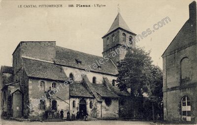 Carte postale ancienne L'Eglise — Pleaux (Cantal)
