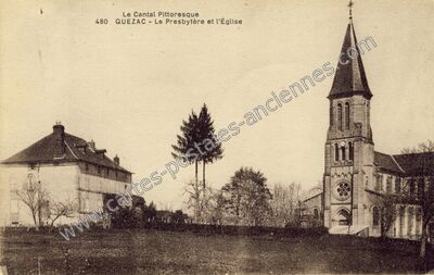Carte postale ancienne Le Presbytère et l'Église — Quézac (Cantal)