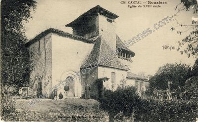 Carte postale ancienne Eglise du XVIIe siècle — Rouziers (Cantal)