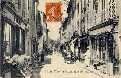 Carte postale ancienne Rue du collège — Saint-Flour (Cantal)