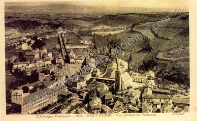 Carte postale ancienne Vue générale du Faubourg — Saint-Flour (Cantal)