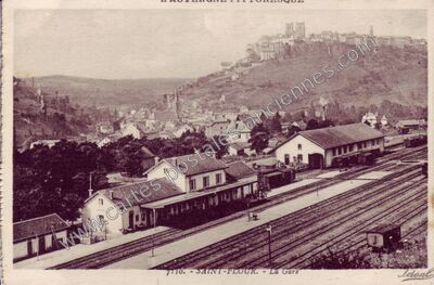 Carte postale ancienne La Gare — Saint-Flour (Cantal)