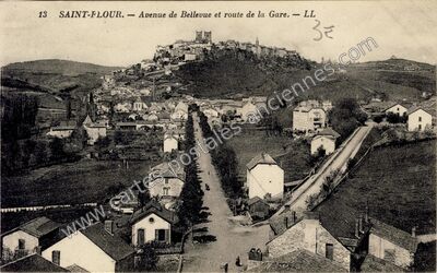 Carte postale ancienne Avenue de Bellevue et route de la Gare — Saint-Flour (Cantal)