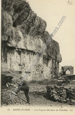 Carte postale ancienne Les Orgues (Rochers de Casalte) — Saint-Flour (Cantal)