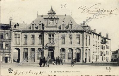 Carte postale ancienne L'Hôtel-de-Ville — Saint-Flour (Cantal)