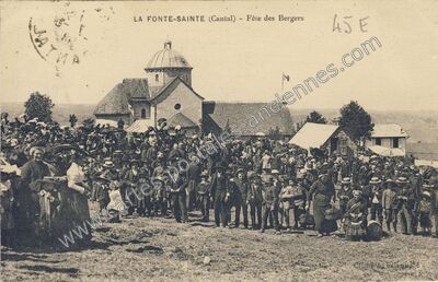 Carte postale ancienne La Font Sainte — Saint-Hippolyte (Cantal)