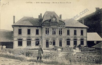 Carte postale ancienne Mairie et Maison d'Ecole — Saint-Poncy (Cantal)