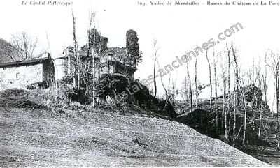 Carte postale ancienne Chateau de la Force — Saint-Simon (Cantal)
