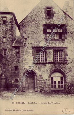 Carte postale ancienne Maison des Templiers — Salers (Cantal)