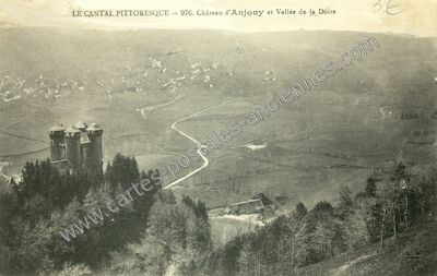 Carte postale ancienne Chateau d'Anjony — Tournemire (Cantal)