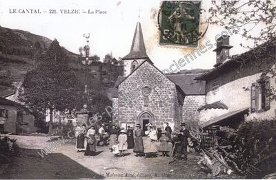 Carte postale ancienne La Place — Velzic (Cantal)