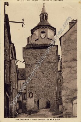 Carte postale ancienne Beffroi - Porte rétrécie — Besse (Cantal)