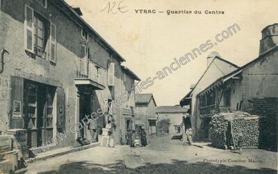 Carte postale ancienne Quartier du Centre — Ytrac (Cantal)