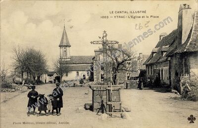 Carte postale ancienne L'Eglise et la Place — Ytrac (Cantal)