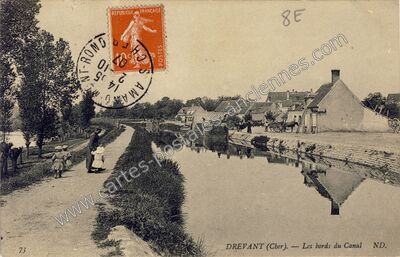 Carte postale ancienne Les bords du Canal — Drevant (Cher)