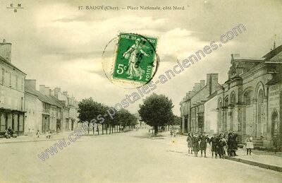 Carte postale ancienne Place Nationale, côté Nord — Baugy (Cher)