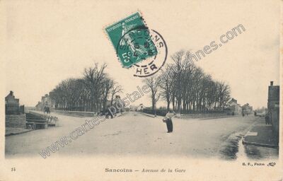 Carte postale ancienne Avenue de la Gare — Sancoins (Cher)
