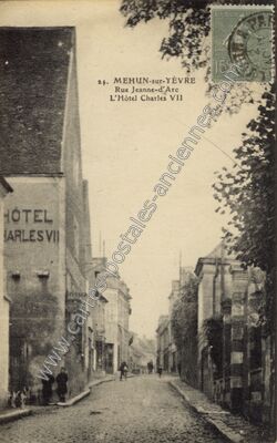 Carte postale ancienne Rue Jeanne-d'Arc, L'Hôtel Charles VII — Mehun-sur-Yèvre (Cher)
